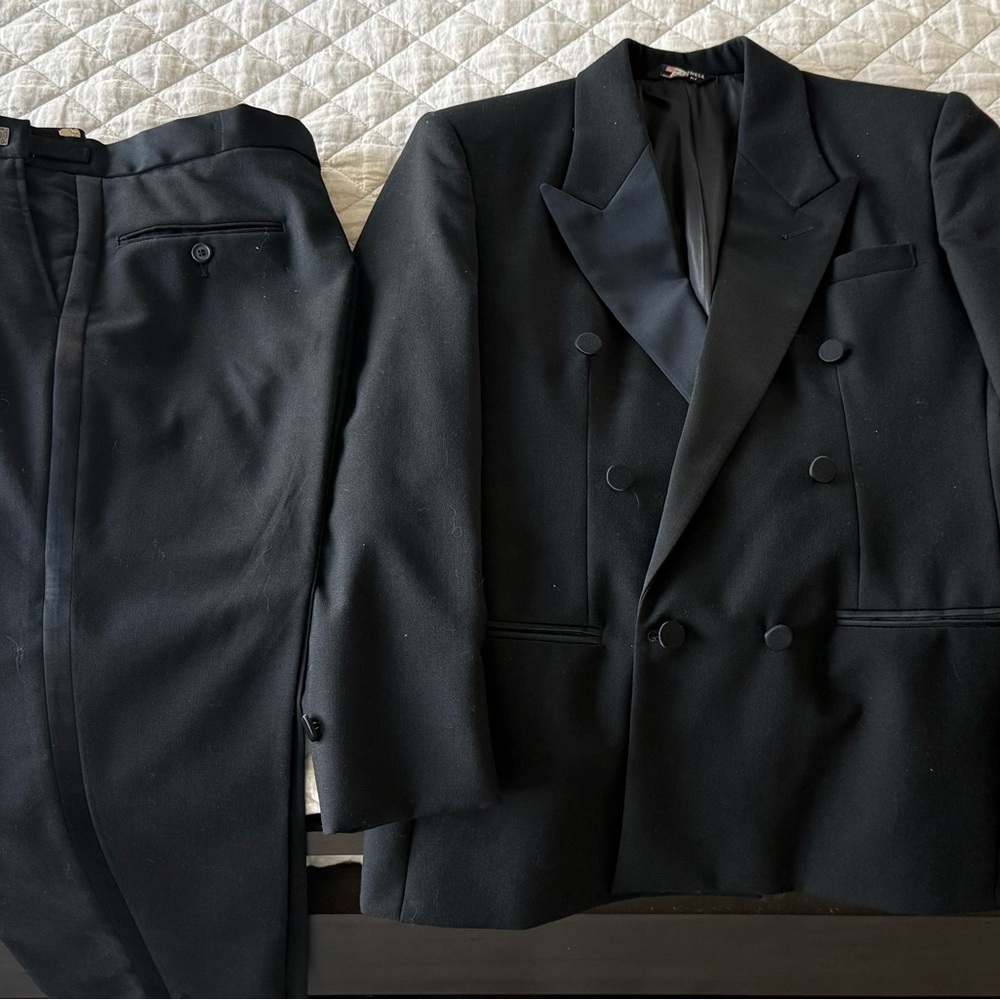 Elegant Black Tuxedo Suit